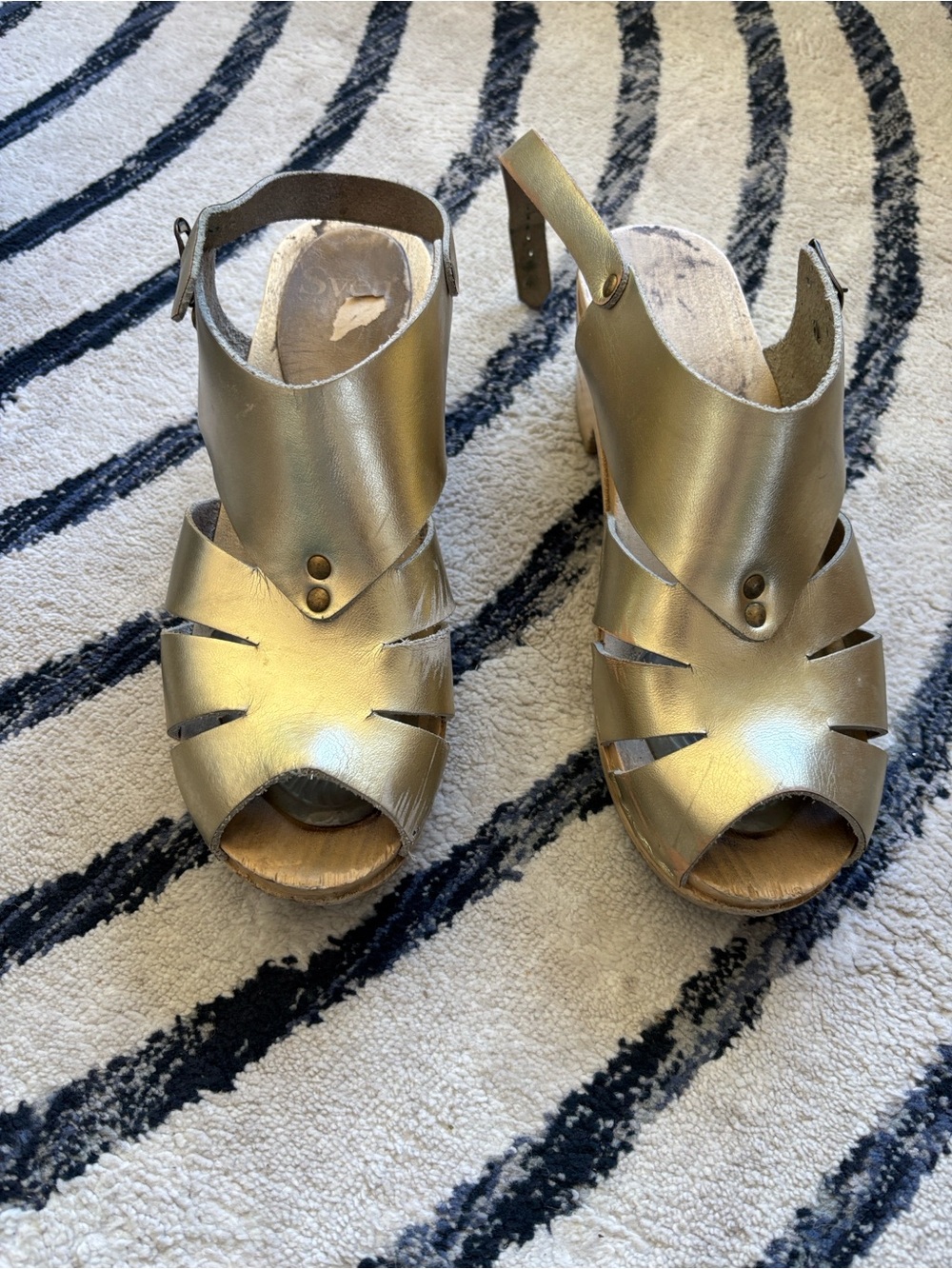 Sven Metallic Gold Open-Toe Leather low heel clogs